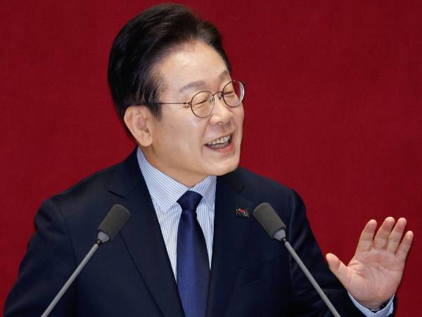 이재명 더불어민주당 대표가 서울 여의도 국회에서 열린 본회의에서 교섭단체 대표연설을 했다. 사진은 이재명 더불어민주당 대표가 10일 서울 여의도 국회 본회의장에서 '회복과 성장'을 주제로 제422회 국회(임시회) 교섭단체 대표연설을 하고 있는 모습. /사진=뉴스1