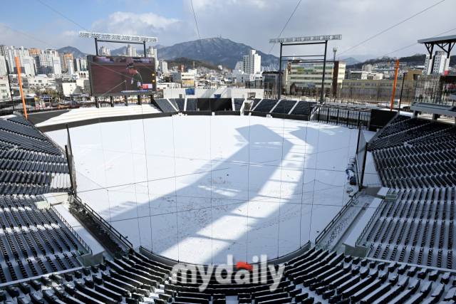 눈 덮힌 그라운드