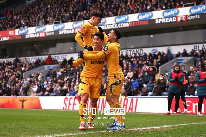 ▲ 울버햄턴은 황희찬의 도움 1개를 더해 블랙번 로버스에 2-0으로 승리하며 FA컵 16강에 진출했다.