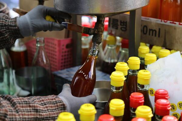 모란민속5일장은 매월 끝자리가 4, 9인 날에 열리고,&nbsp;백년기름특화거리도 있다 / 한국관광공사