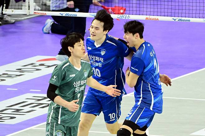 남자배구 삼성화재가 대한항공을 꺾었다.(KOVO 제공)
