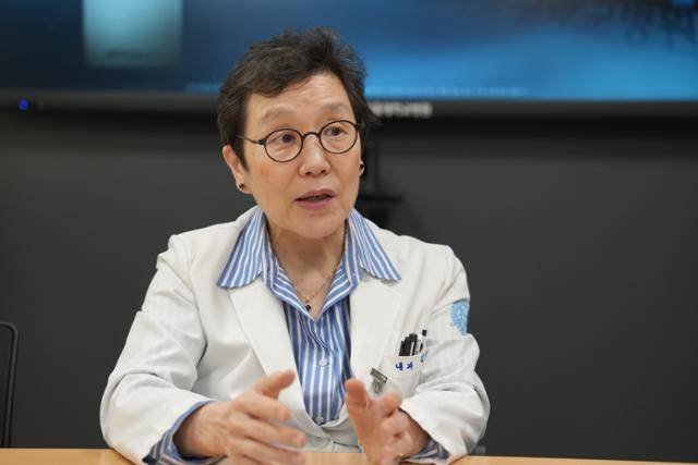 김나영 분당서울대병원 성차의학연구소장(소화기내과 교수)이 5일 경기 성남 분당서울대병원에서 성차의학에 대해 설명하고 있다. 그는 대한성차의과학회 초대 회장을 맡고 있다. 분당서울대병원 제공