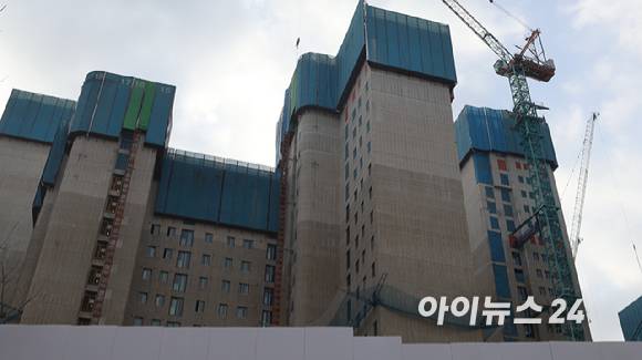 지난해 초 서울 서초구 잠원동 메이플자이 공사현장.