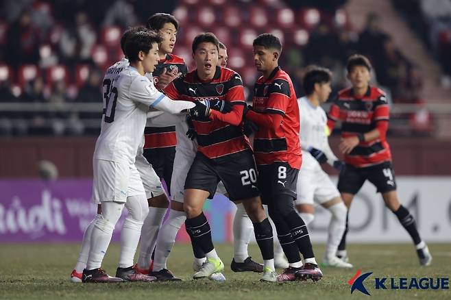 포항과 가와사키의 경기 장면. [한국프로축구연맹 제공. 재판매 및 DB 금지]
