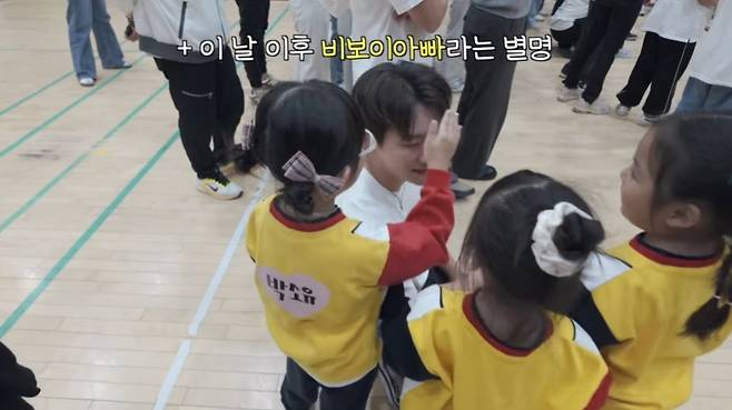 bandicam 2025-02-12 08-52-09-208.jpg 딸 유치원 운동회에서 수줍게 춤추는 학부모ㅋㅋㅋㅋㅋ