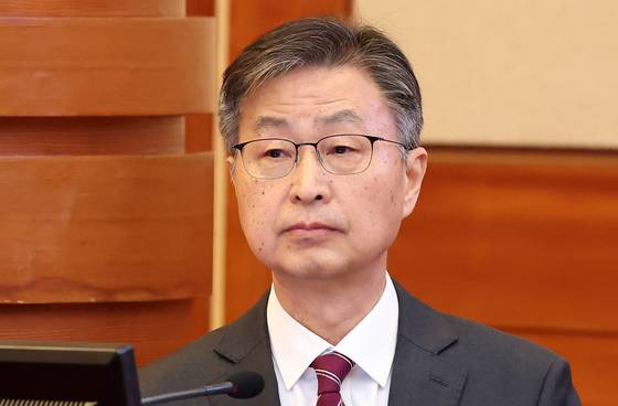 최재해 감사원장이 12일 오후 서울 종로구 헌법재판소 대심판정에서 열린 탄핵심판 첫 변론기일에 출석해 자리하고 있다. 누스1