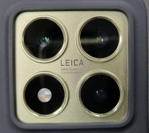 샤오미 14T 카메라 부분을 확대한 모습. 라이카 로고가 보인다. 정옥재 기자