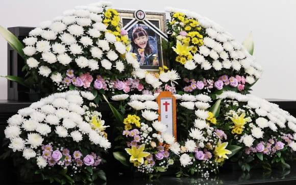 별이 된 8살 하늘이 - 11일 대전 서구 한 장례식장에 대전 초등학교 살인사건 피해자인 김하늘(8) 양의 빈소가 마련돼 있다.  대전 연합뉴스