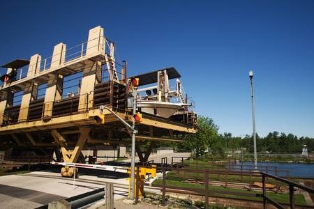 10911466-포트-세번-온타리오-캐나다-2011년-6월-1일-무스-코카에서-큰-낙하산의-큰-낙하산-해양-철도-캐나다-온타리오-그루지야-어-베이-지역-.jpg 캐나다 온타리오 해양철도.gif