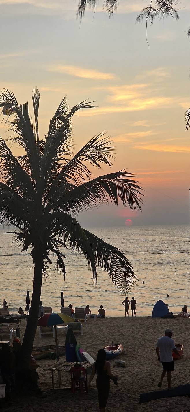 20250120_182751.heic.auto.jpg 태국 푸켓 석양이 진다~