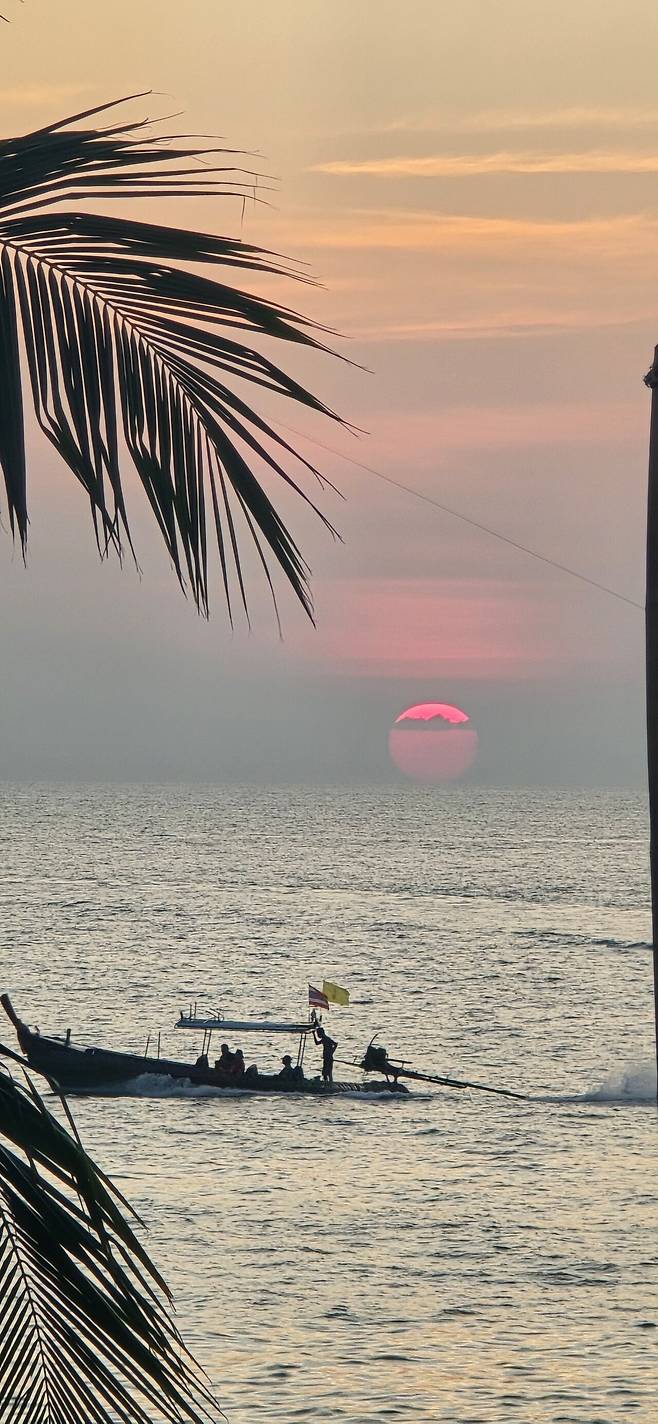 20250120_182742.heic.auto.jpg 태국 푸켓 석양이 진다~