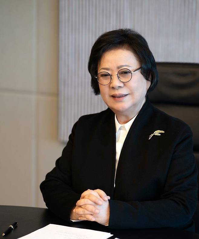 [서울=뉴시스] 송영숙 한미약품그룹 회장이 지난해 3월 인터뷰에서 발언하고 있다. (사진=한미그룹 제공) 2024.03.10. photo@newsis.com  *재판매 및 DB 금지