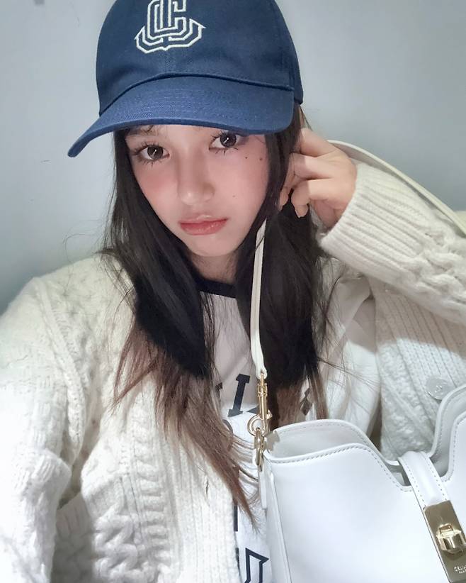 뉴진스 다니엘, 홍대 깜짝 등장... 친언니 공연 지원사격(사진: 뉴진스 인스타그램 newjeans_official)