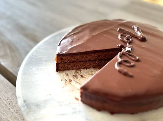 토르테는 실온 상태로 먹는 것을 추천한다. 사진 안미연