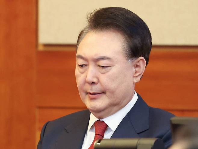 윤석열 대통령이 13일 서울 종로구 헌법재판소 대심판정에서 열린 윤석열 대통령 탄핵심판 8차 변론에 출석해 있다. / 사진=연합뉴스