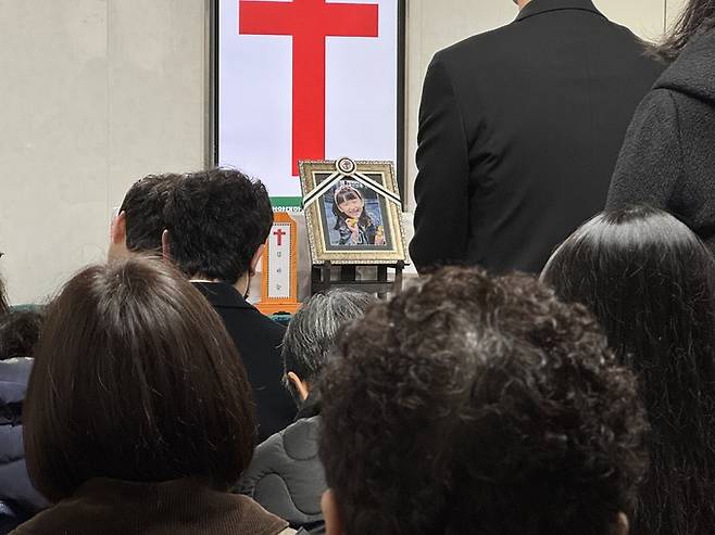 14일 교사에게 피살된 김하늘양의 발인 예배가 열리고 있다. 