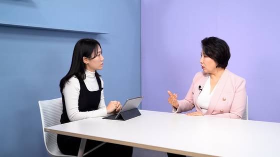 이호선(숭실사이버대 기독교상담복지학과) 교수는 "최근 50대 이상 중년 부부의 이혼 양상이 급격히 달라지고 있다"고 말했다.