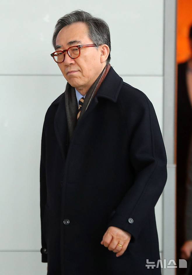 [인천공항=뉴시스] 김혜진 기자 = 조태열 외교부 장관이 독일에서 열리는 뮌헨안보회의(MSC) 참석을 위해 지난 14일 오후 인천국제공항을 통해 출국하고 있다. 2025.02.15. jini@newsis.com