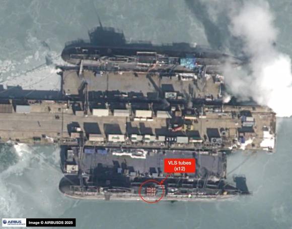 톰 슈가르트가 자신의 X 계정에 올린 수직발사관을 갖춘 093B형 잠수함. X(tshugart3)