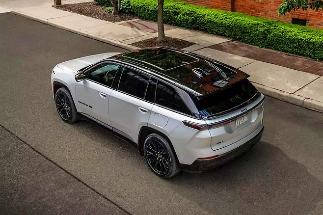 지프 왜고니어 S 리미티드