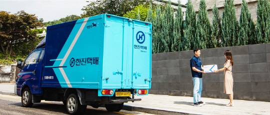 롯데택배 노조에 이어 한진택배 노조도 주 5일제를 포함한 택배기사 처우개선안을 마련했다. 한진택배 제공