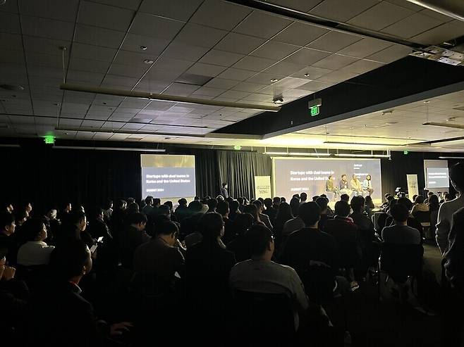 지난해 1월12일(현지시각) 미국 캘리포니아주 실리콘밸리에서 열린 빅테크 기업 행사에 창업자와 투자자들이 모여 있다. 임지선 기자