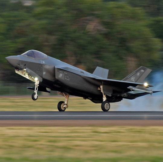 F-35A 스텔스전투기가 착륙하는 모습. 공군 제공