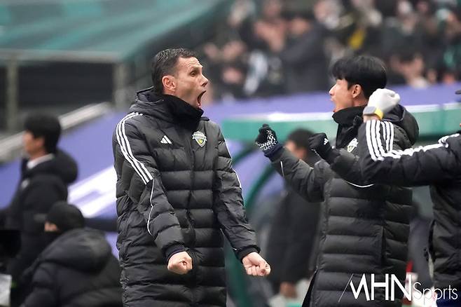 전북 현대 거스 포옛 감독