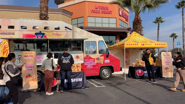 농심이 미국에서 진행한 신라면 툼바 푸드트럭 이벤트 사진. 농심 제공