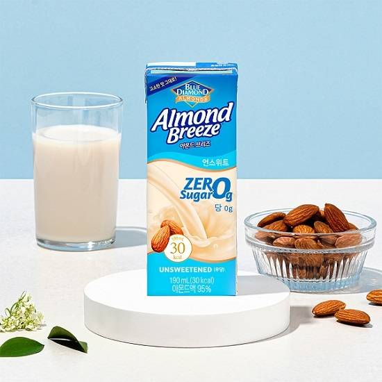 < 출처 : 아몬드브리즈 >