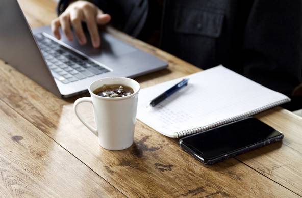 카페에서 음료 한 잔을 주문한 손님이 오랜 시간 자리를 비워 고민이라는 사장의 하소연이 전해졌다. 사진은 기사 내용과는 무관한 카페 관련 사진. /사진=이미지투데이