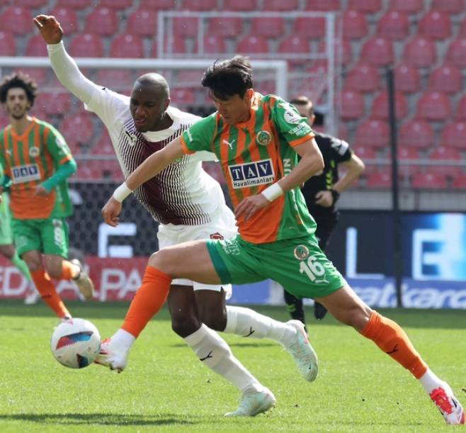 황의조. 알라니아스포르 X