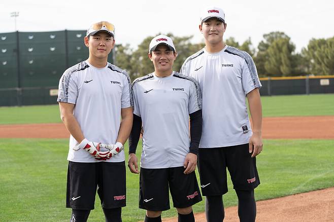 ▲ 왼쪽부터 LG 이주헌 최원영 문정빈. 세 선수는 2022년 입단 동기다. ⓒ LG 트윈스