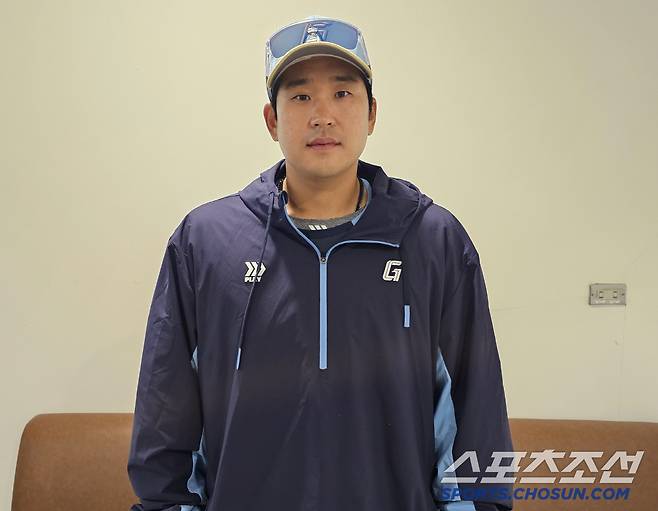 인터뷰에 임한 유강남. 김영록 기자