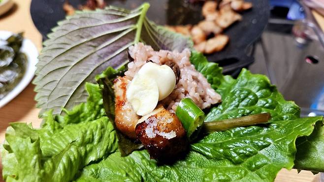 20250217_202638.jpg 저녁 통삼겹살로 한잔