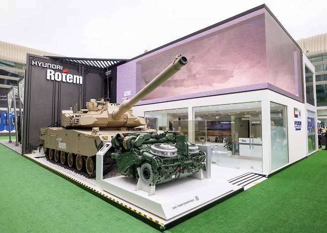 아랍에미리트(UAE) 아부다비에서 개막한 'IDEX 2025'에 마련된 현대로템 전시관. 현대로템 제공