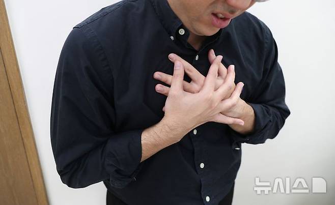 [서울=뉴시스]식도암은 식도 주위 임파선이나 인접한 장기로 암세포가 쉽게 전이될 수 있어 치명적이지만 초기에는 별다른 증상이 없어 조기 발견이 중요하다. (사진= 고려대 안암병원 제공) 2025.02.18. photo@newsis.com.