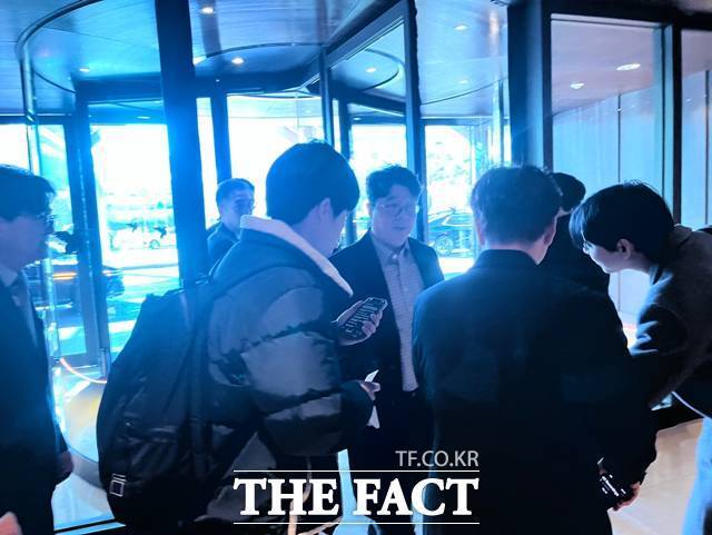 엄기천 포스코퓨처엠 대표이사 사장이 19일 오전 서울 서초구 JW메리어트 호텔에서 열린 한국배터리산업협회 정기총회에 참석하고 있다. /최의종 기자