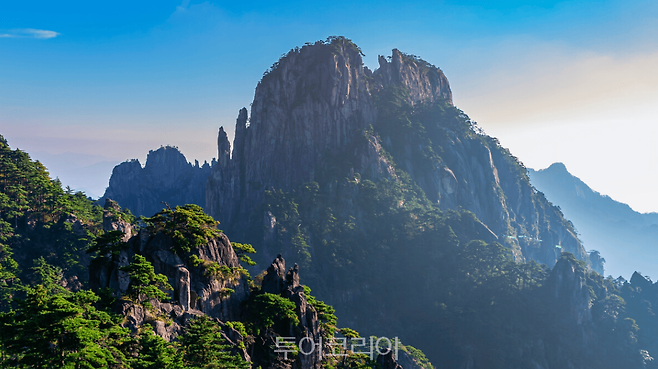 황산 시신봉 /사진-노랑풍선