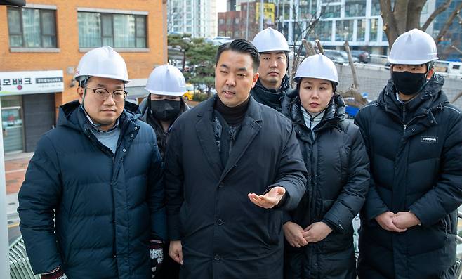 김정현 반공청년단장(왼쪽에서 세 번째)./조인원 기자