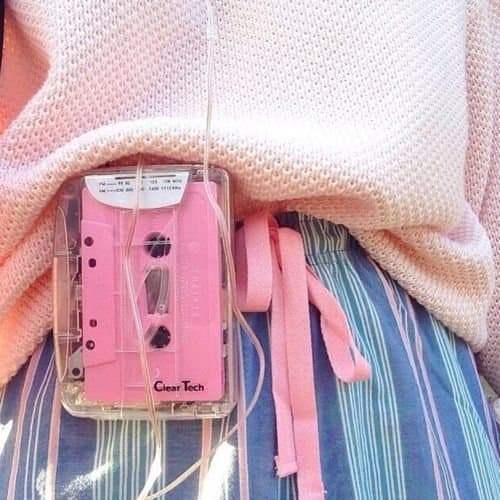 1739948297.jpg 싱글벙글 미국에서 레트로 감성으로 불고 있는 카세트 테이프