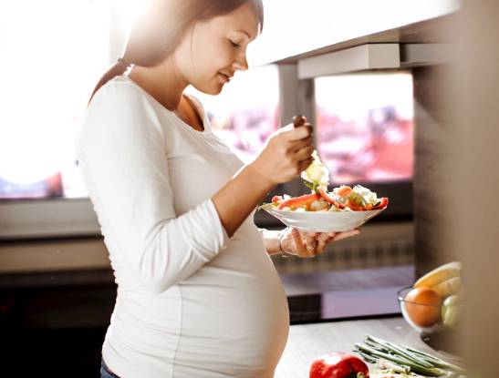 망고를 정기적으로 섭취하면 가임기 여성과 노년층의 영양 상태 개선과 건강한 식습관 형성에 도움이 된다는 연구 결과가 나왔다. 사진은 본 기사 내용과 무관함. [사진=Mom's Meals]
