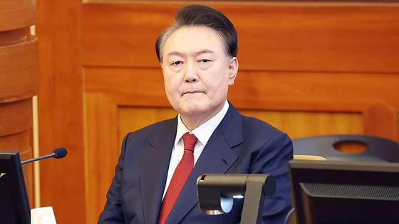 윤석열 대통령이 13일 서울 종로구 헌법재판소에서 열린 탄핵심판 8차 변론에 출석해 있다. 뉴스1