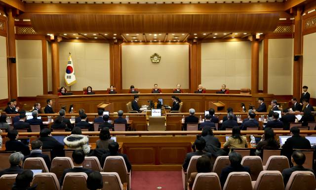 ▲18일 서울 종로구 헌법재판소에서 윤석열 대통령 탄핵심판 9차 변론이 열리고 있다. 윤 대통령은 이날 변론에 출석하기 위해 헌법재판소에 왔으나 변론 시작 전 구치소로 복귀했다. ⓒ연합뉴스