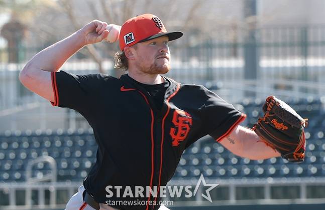 [포토] 로건 웹 '에이스의 위용'