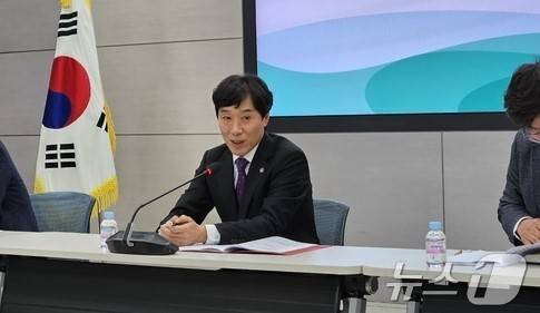 최윤홍 부산시교육감 권한대행./ 뉴스1 ⓒ News1 조아서 기자