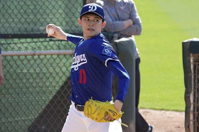 LAD pitcher Roki Sasaki.  AP연합뉴스