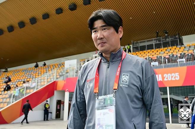 [서울=뉴시스] 20세 이하(U-20) 남자 축구대표팀을 지휘하는 이창원 감독. (사진=대한축구협회 제공) *재판매 및 DB 금지