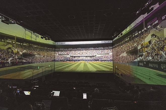 국내 주요 멀티플렉스 극장 3사가 영화가 아닌 '대안 콘텐츠'를 다양하게 선보이고 있다.[사진｜CGV 제공]