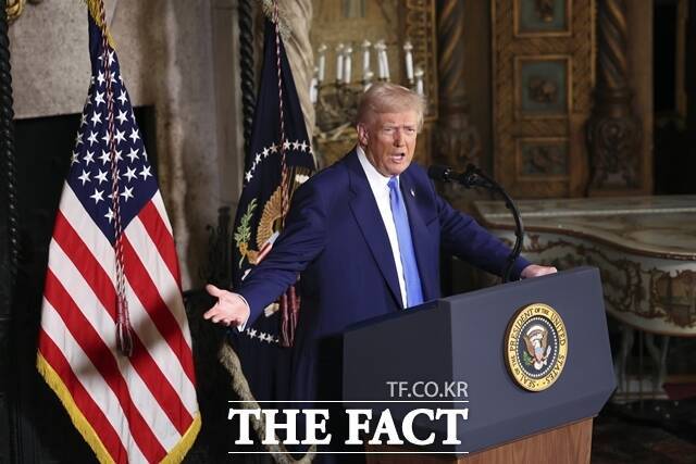 도널드 트럼프 미국 대통령이 전쟁 당사국인 우크라이나를 제외한 채 러시아와 단독 종전 협상에 나섰다. 이에 따라 향후 북미 정상회담 재개 과정에서 한국도 우크라이나와 같은 처지가 될 수 있다는 분석이 나온다. /AP.뉴시스